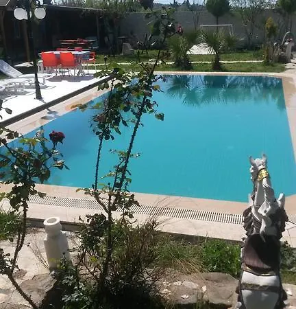 Ciftlik Evi 쿠사다시